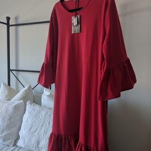 NWT Ruffled hem knit shift dress